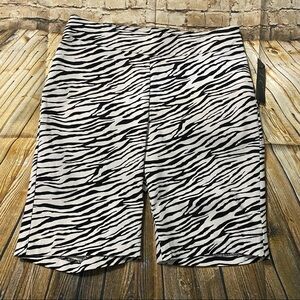 NWT LC Laura Cruz Black White Zebra Print Pull On Shorts